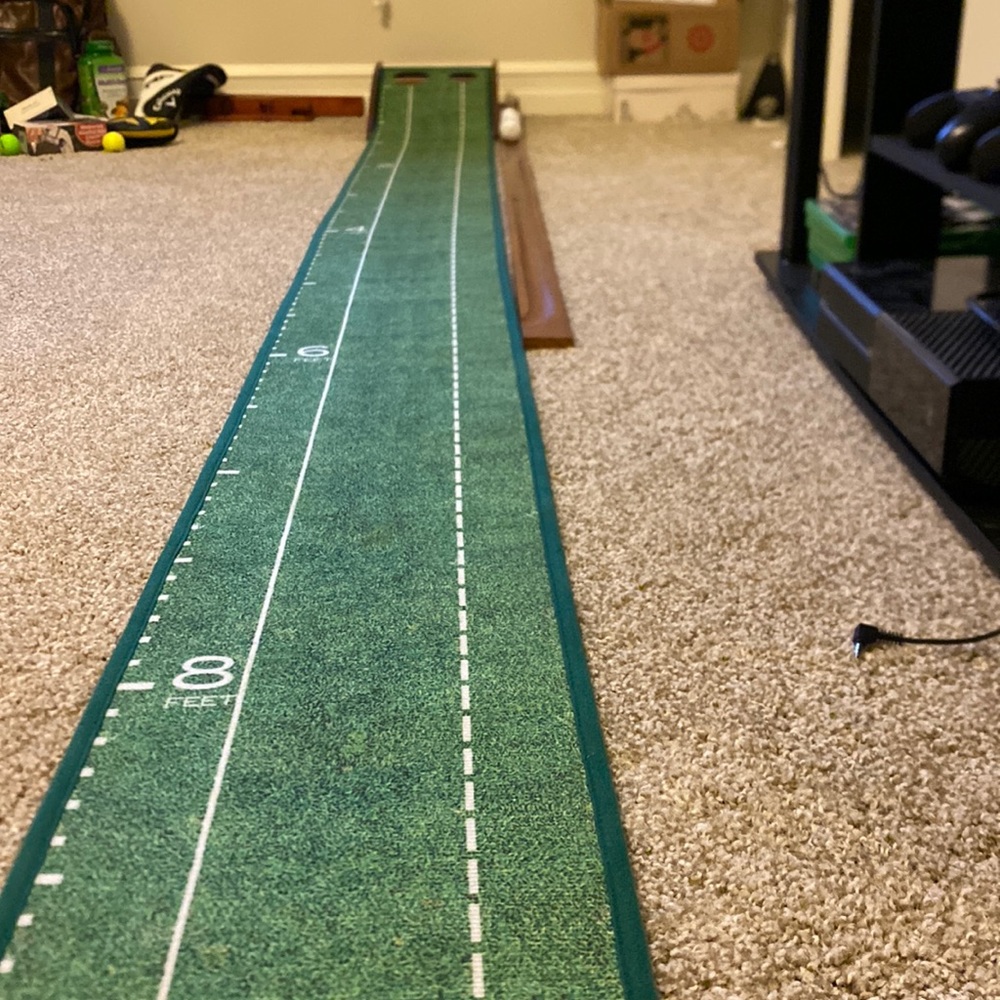 10FT Putting Green.
